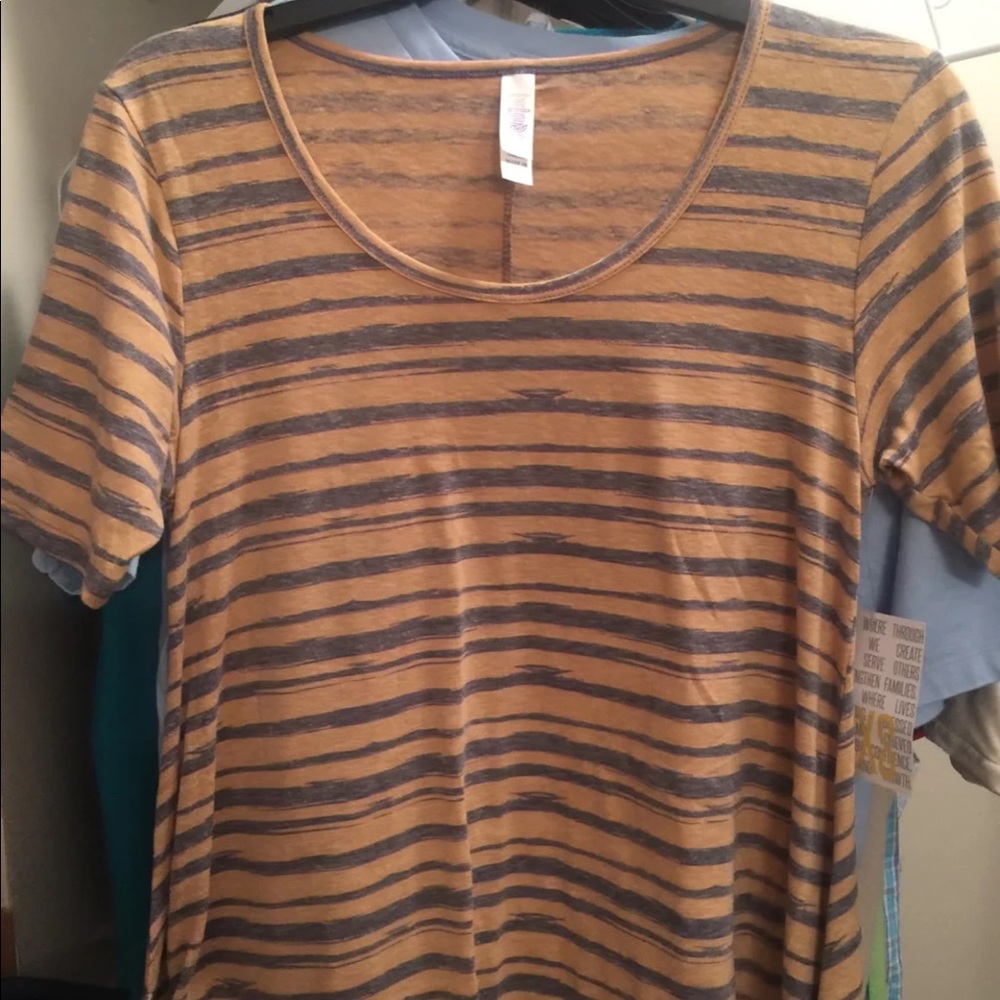 FINAL PRICE!!! Lularoe perfect tee